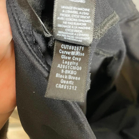 Koral Curve Mid Rise Glow Crop Legging Black Bronze Quartz - Picture 6 of 7